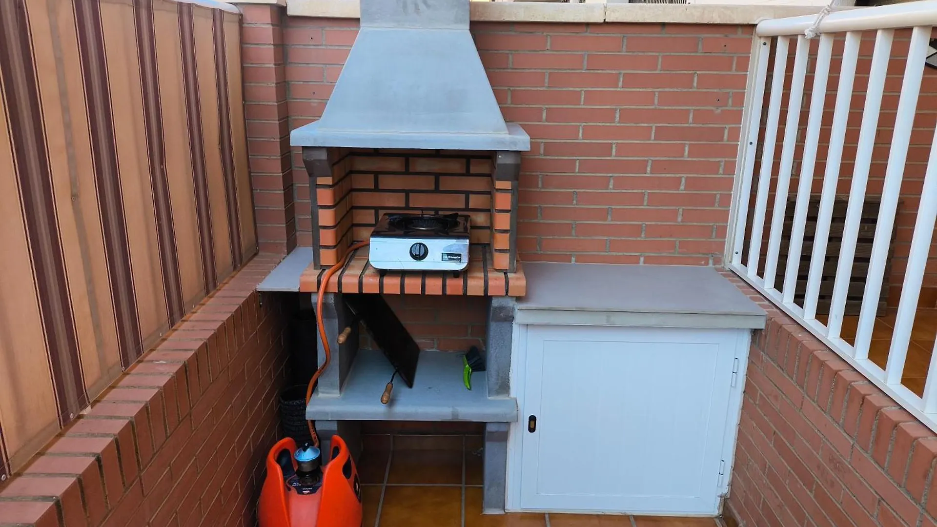 Bajo Con Terraza Junto Al Mar Apartment Almeria Spain