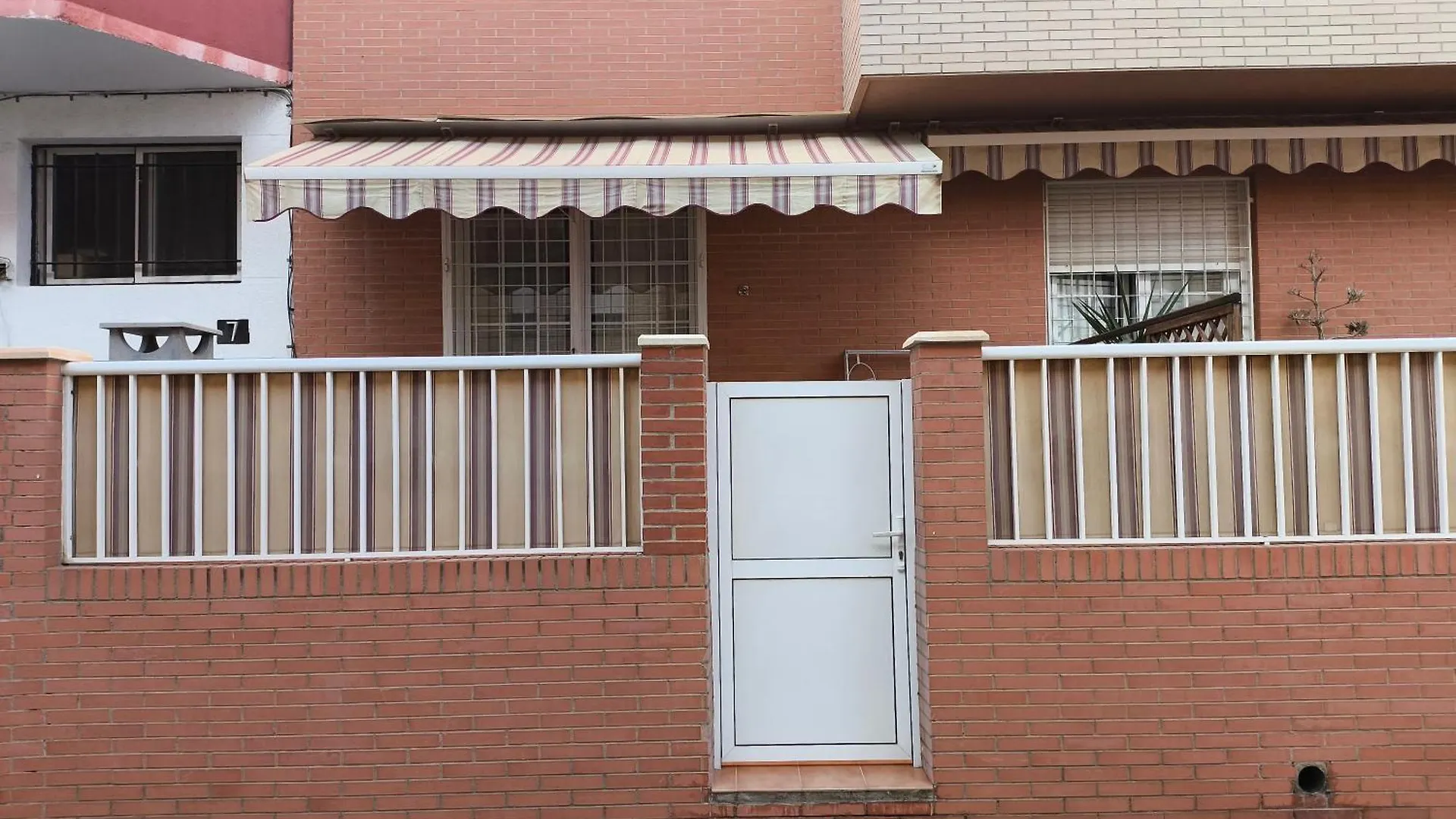 Bajo Con Terraza Junto Al Mar Apartment Almeria 0*,  Spain